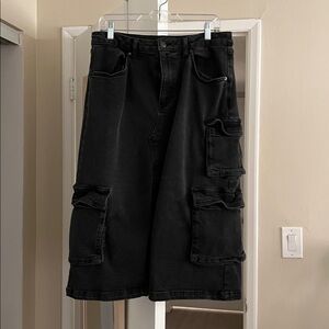 Wild Fable fun charcoal/black midi denim skirt 🖤